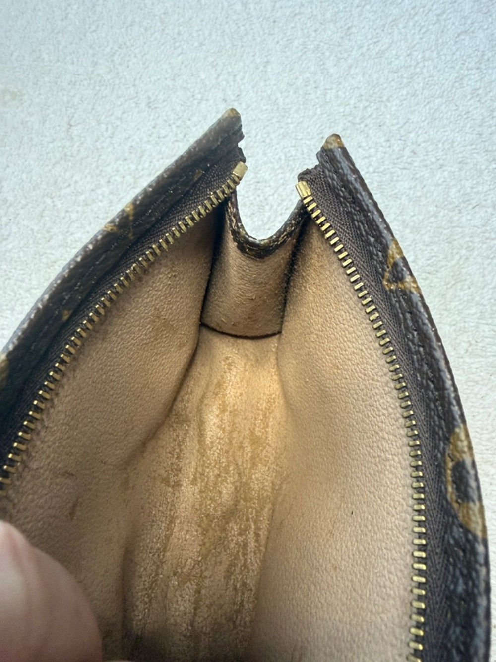 Louis Vuitton Monogram Pochette Toilette 15 M47546 Wristlet/Clutch - Picture 7 of 12